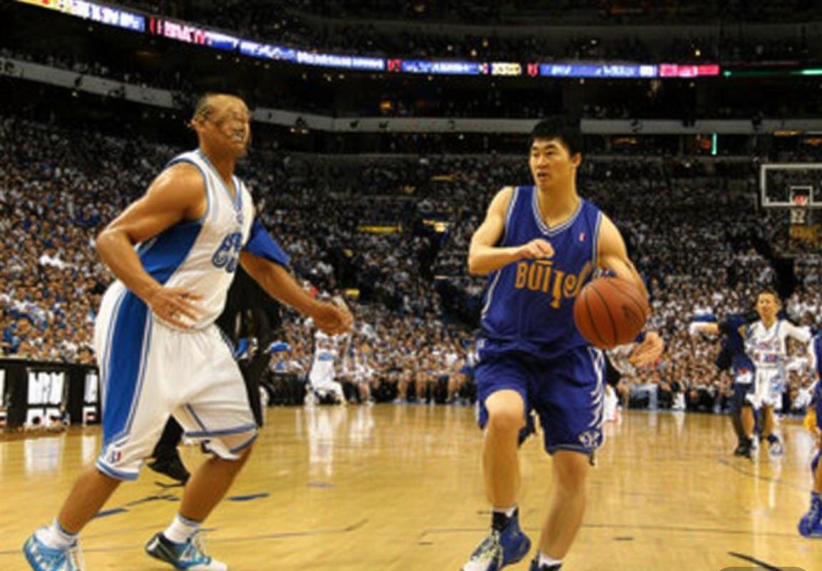 2004年NBA季后赛：火箭VS小牛系列赛经典对决回顾(图2)