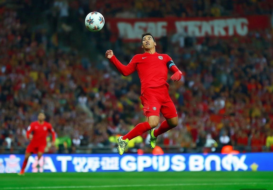 恒大国安巅峰对决：重塑赛季格局的史诗之战(图3)