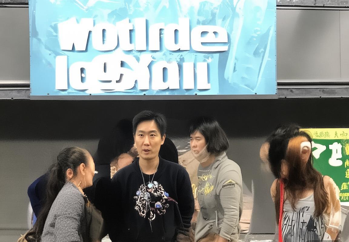 NBA焦点对决：鹈鹕对决独行侠，激战正酣(图2)